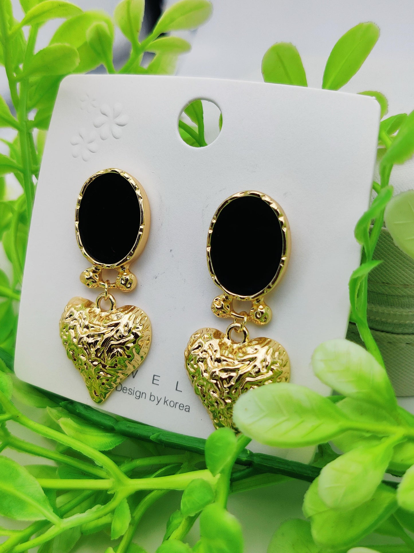 Black & Gold Heart Drop Earrings - Textured Romance & Tarnish - Free ✨🖤💛❤️ - Dynamic Deals