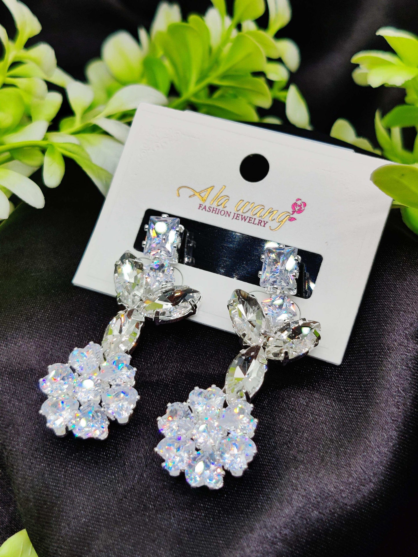 Dazzling Clear Crystal Floral Drop Earrings - Statement Sparkle & Tarnish - Free ✨💎 - Dynamic Deals