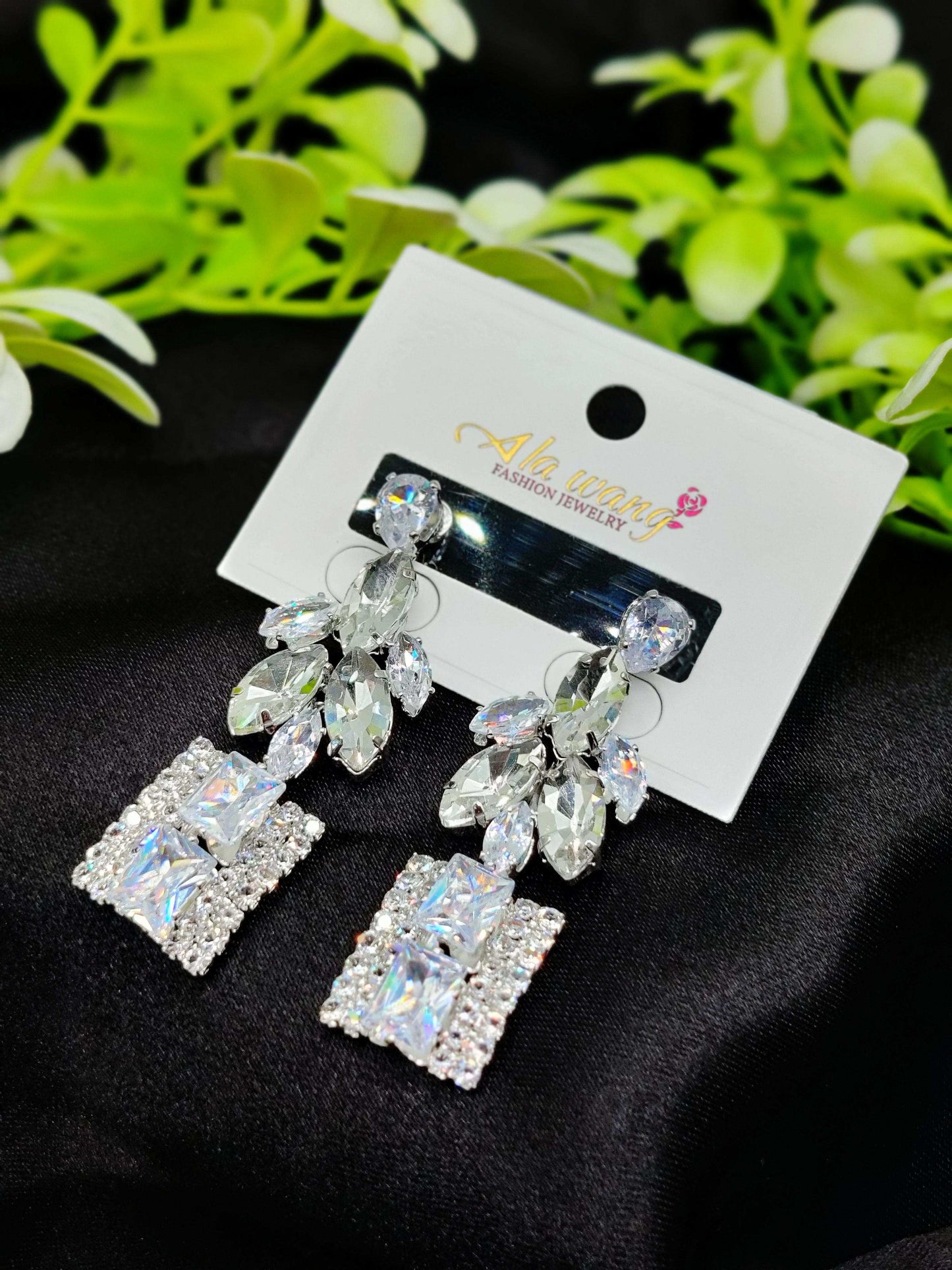 Dazzling Clear Crystal Geometric Drop Earrings - Statement Sparkle & Tarnish - Free ✨💎 - Dynamic Deals