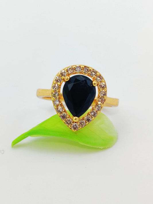 Teardrop Black Onyx Ring with Gold Halo - Classic Elegance ✨🖤