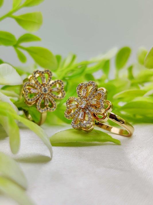 Spinning Clover Ring with Sparkling CZ - Radiance in Motion ✨🍀💎