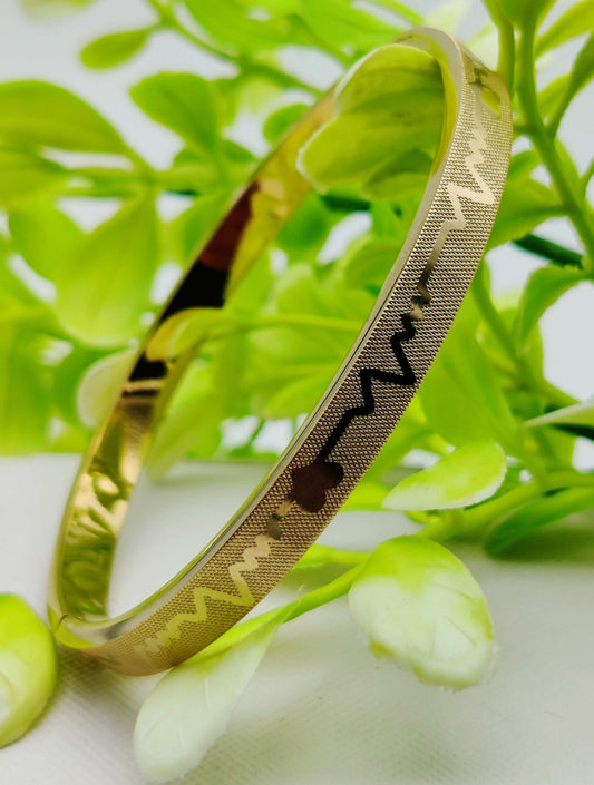 Heartbeat Gold Bangle - Universal Size & Non-Tarnish ✨💛💓