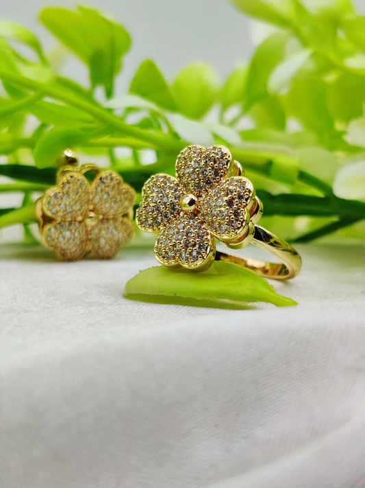 Lucky Clover Spinner Ring - Sparkling CZ & Kinetic Design ✨🍀💎