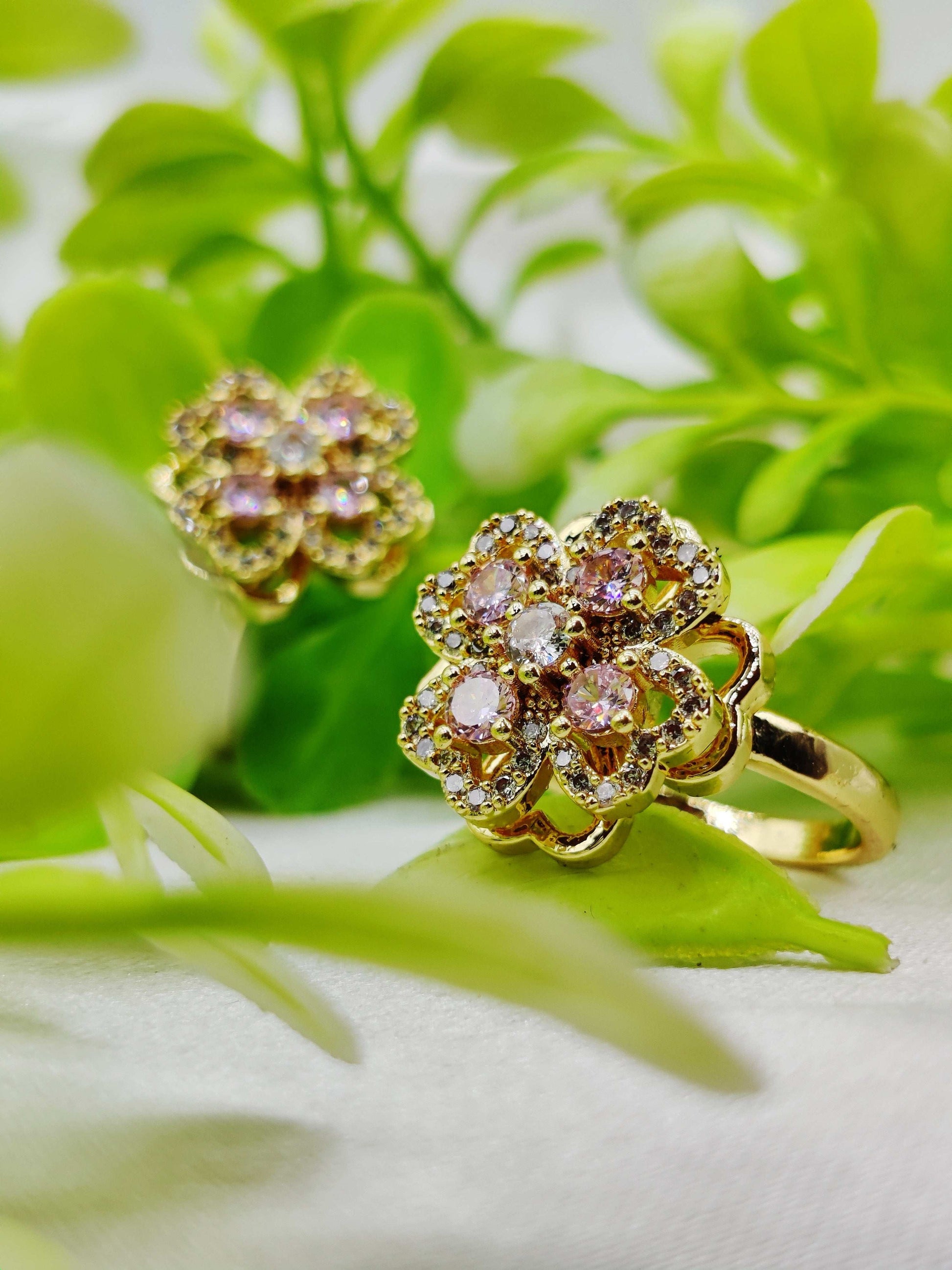 Textured Clover Spinner Ring - Sparkling CZ & Kinetic Design ✨🍀💎