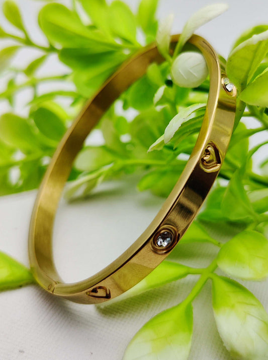 Love-Inspired Bangle - Universal Size & Non-Tarnish ✨💛💎