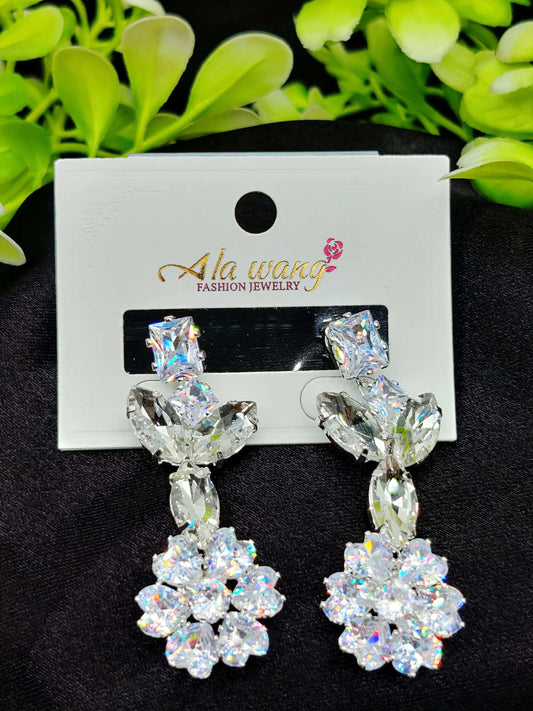 Dazzling Clear Crystal Floral Drop Earrings - Statement Sparkle & Tarnish-Free ✨💎