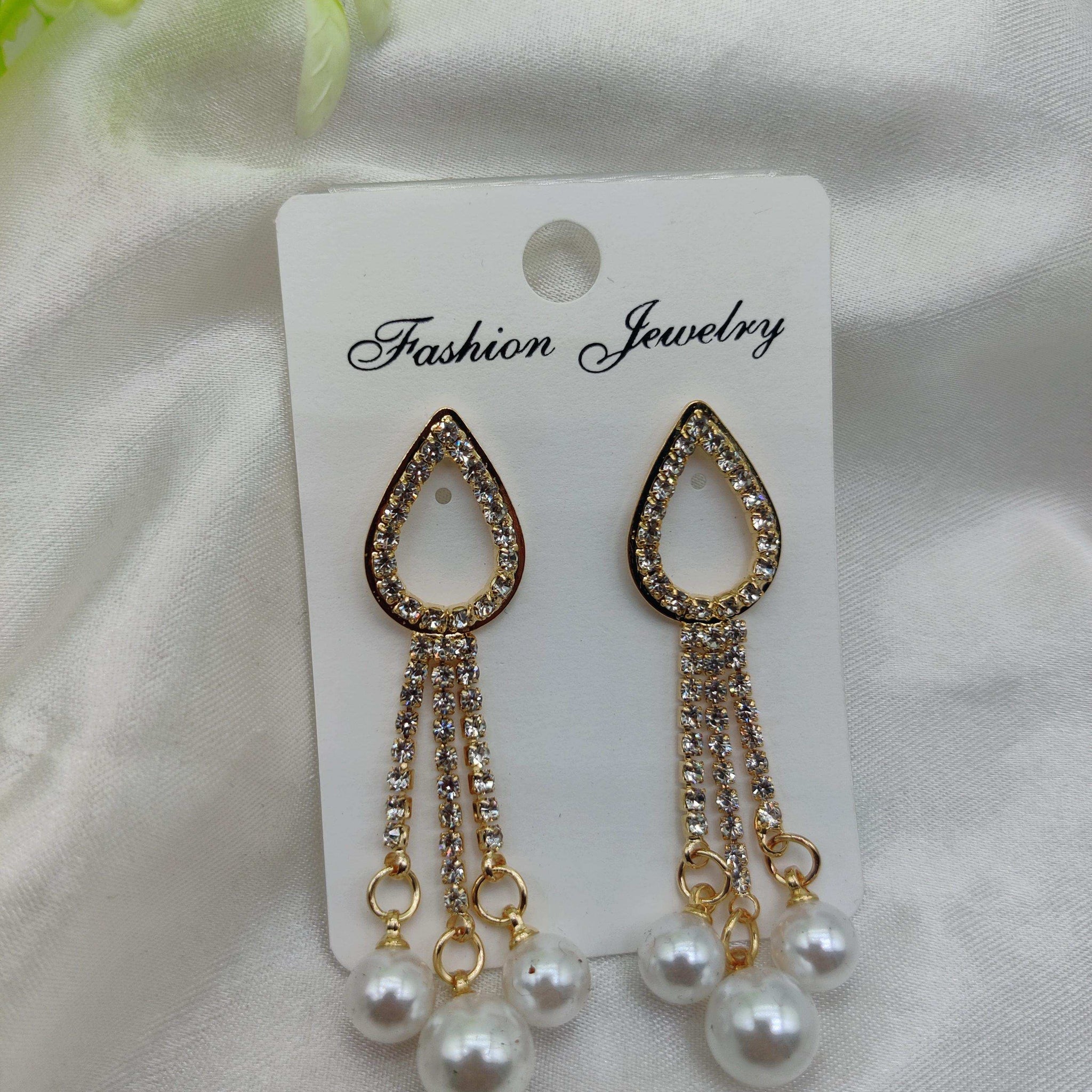 Dazzling CZ Crystal & Pearl Teardrop Earrings - Fashion Jewelry & Tarnish-Free ✨💎⚪