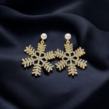 Shimmering Snowflake Crystal Earrings - Your Winter Wonderland Elegance!