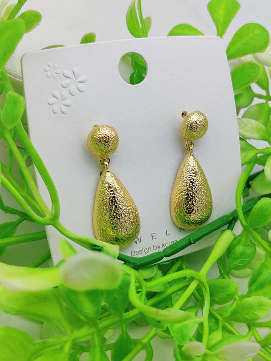 Textured Teardrop Earrings - Elegant & Tarnish-Free ✨💧