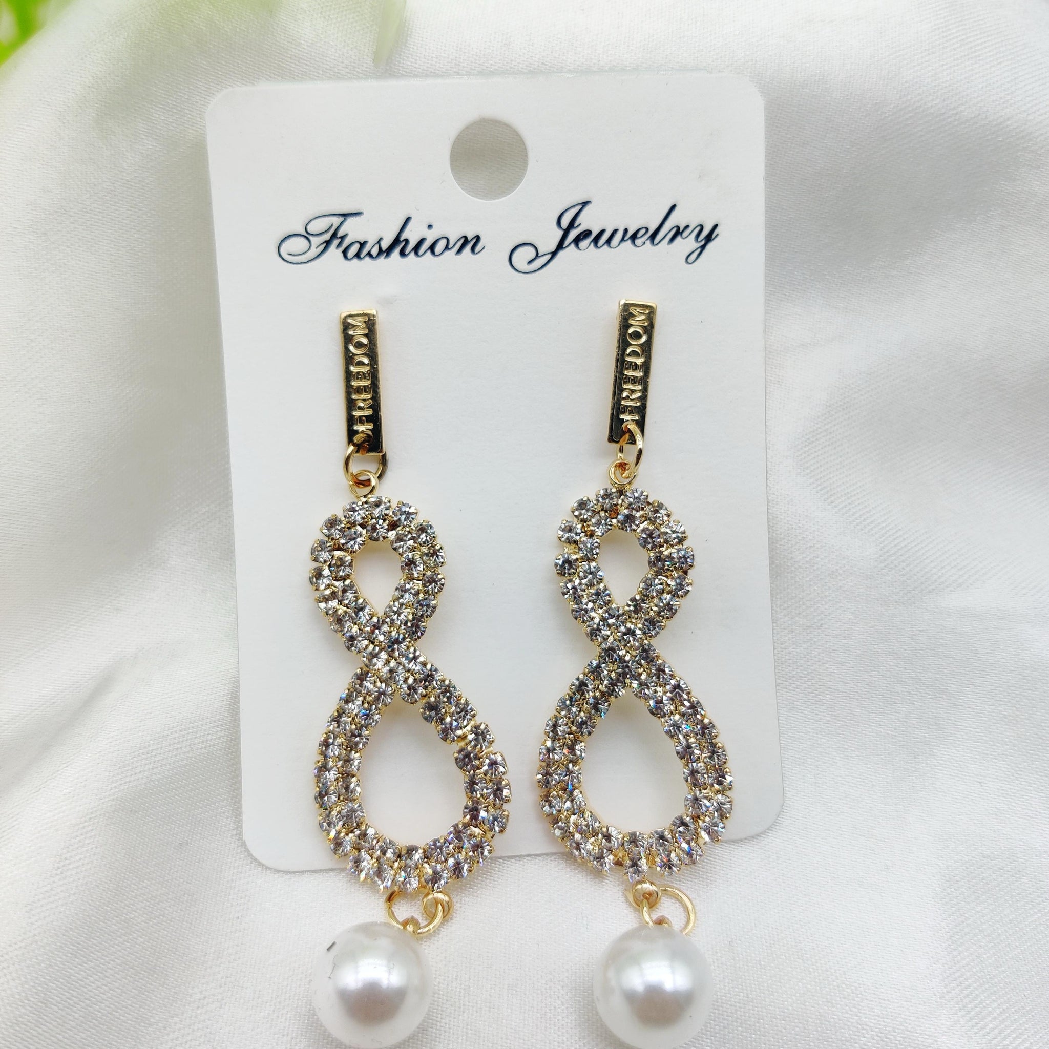 Dazzling CZ Crystal & Pearl Infinity Drop Earrings - Fashion Jewelry & Tarnish-Free ✨💎⚪