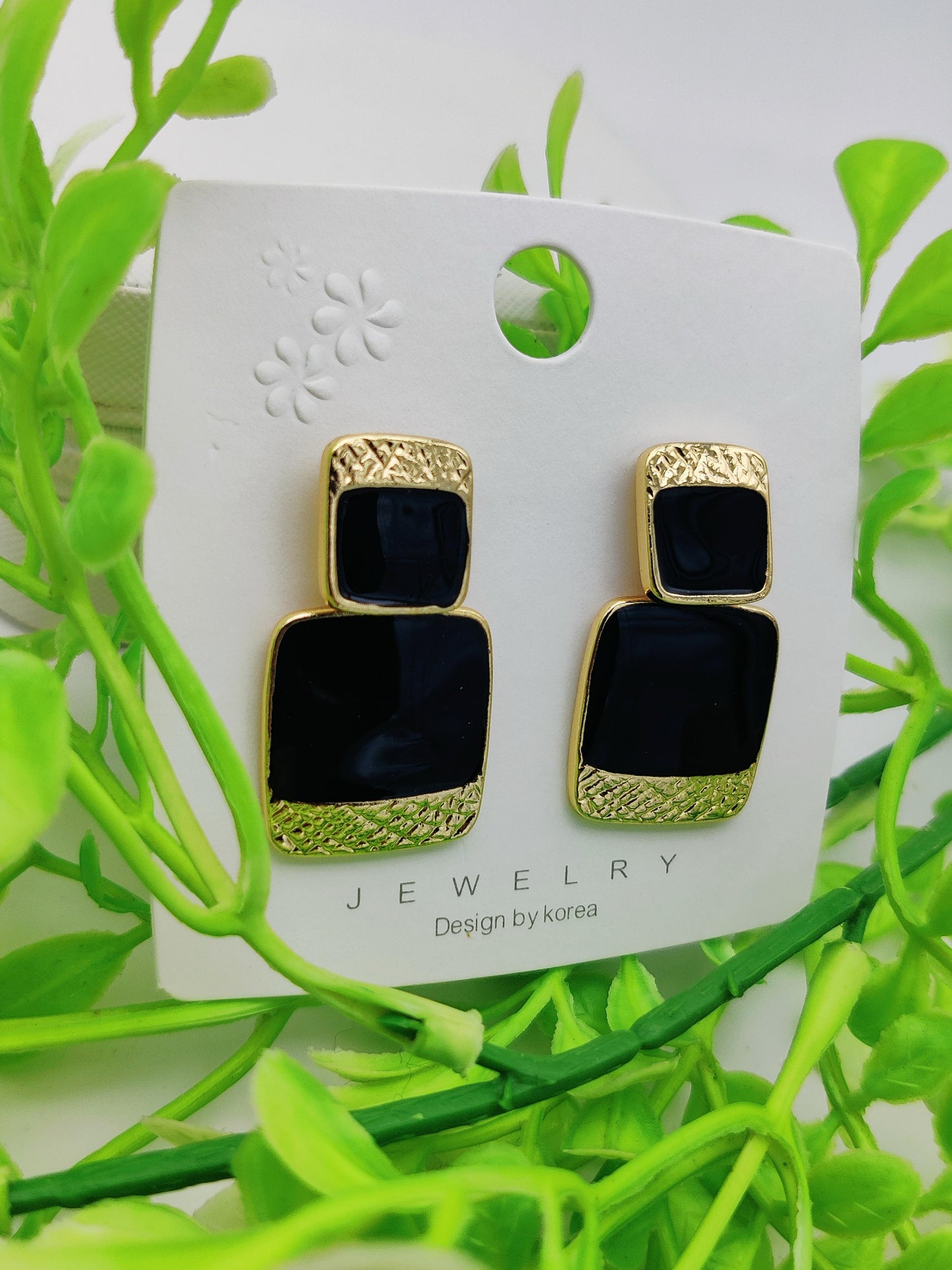 Black & Gold Geometric Earrings - Modern Chic & Tarnish - Free ✨🖤💛 - Dynamic Deals