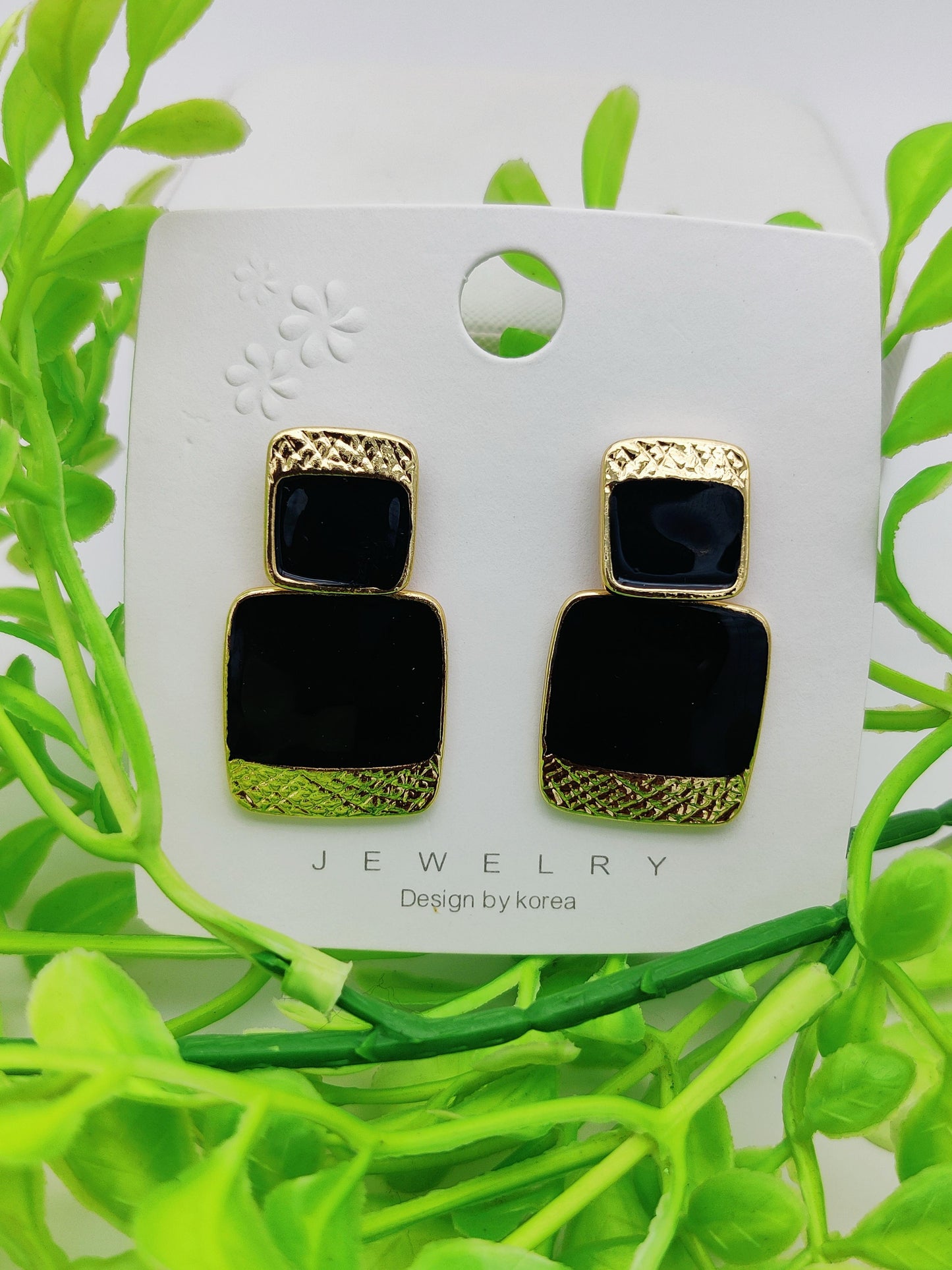 Black & Gold Geometric Earrings - Modern Chic & Tarnish - Free ✨🖤💛 - Dynamic Deals