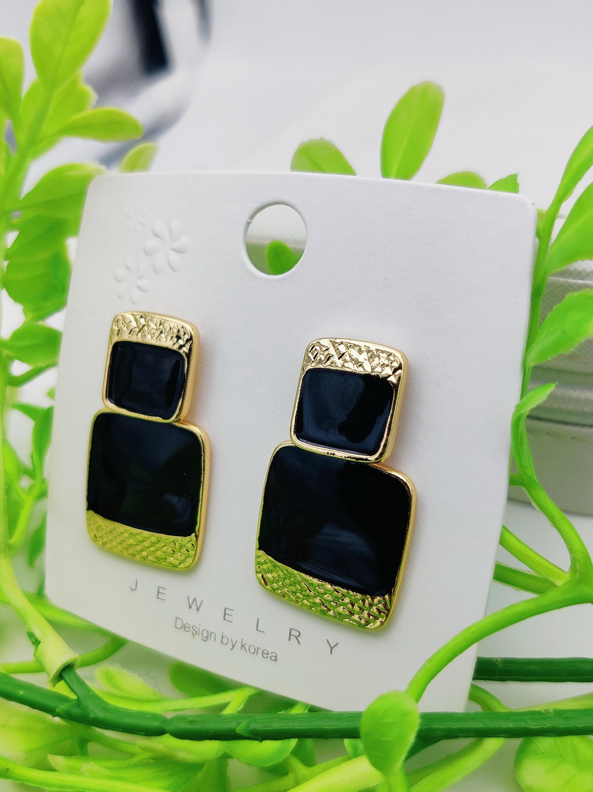 Black & Gold Geometric Earrings - Modern Chic & Tarnish - Free ✨🖤💛 - Dynamic Deals