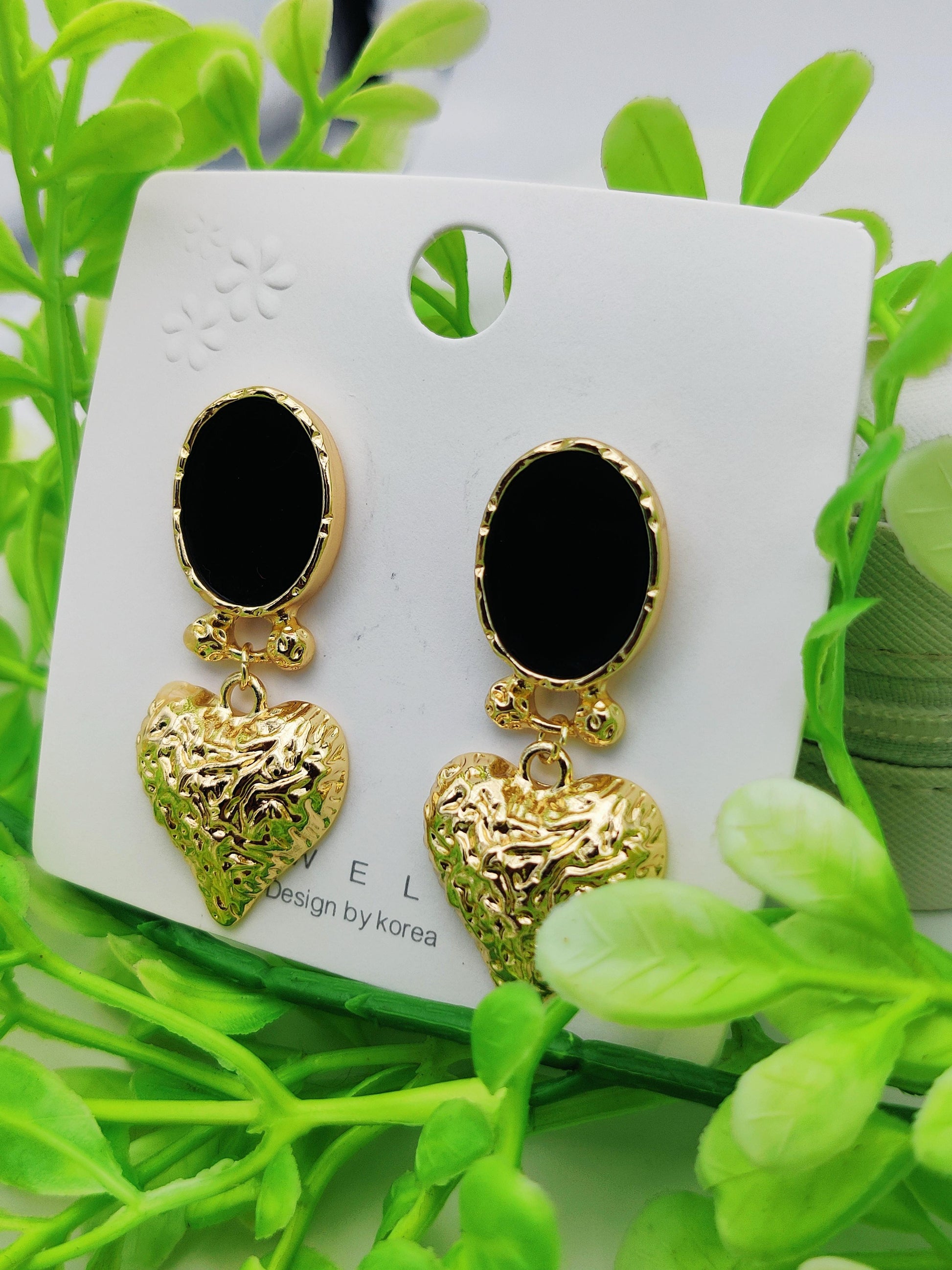 Black & Gold Heart Drop Earrings - Textured Romance & Tarnish - Free ✨🖤💛❤️ - Dynamic Deals