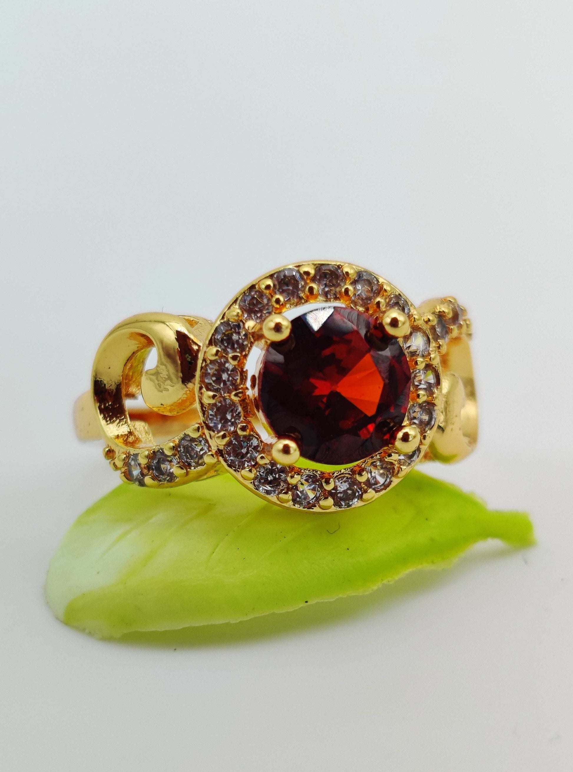 Crimson Garnet Halo Ring with Gold Accents - Regal Splendor ✨❤️ - Dynamic Deals