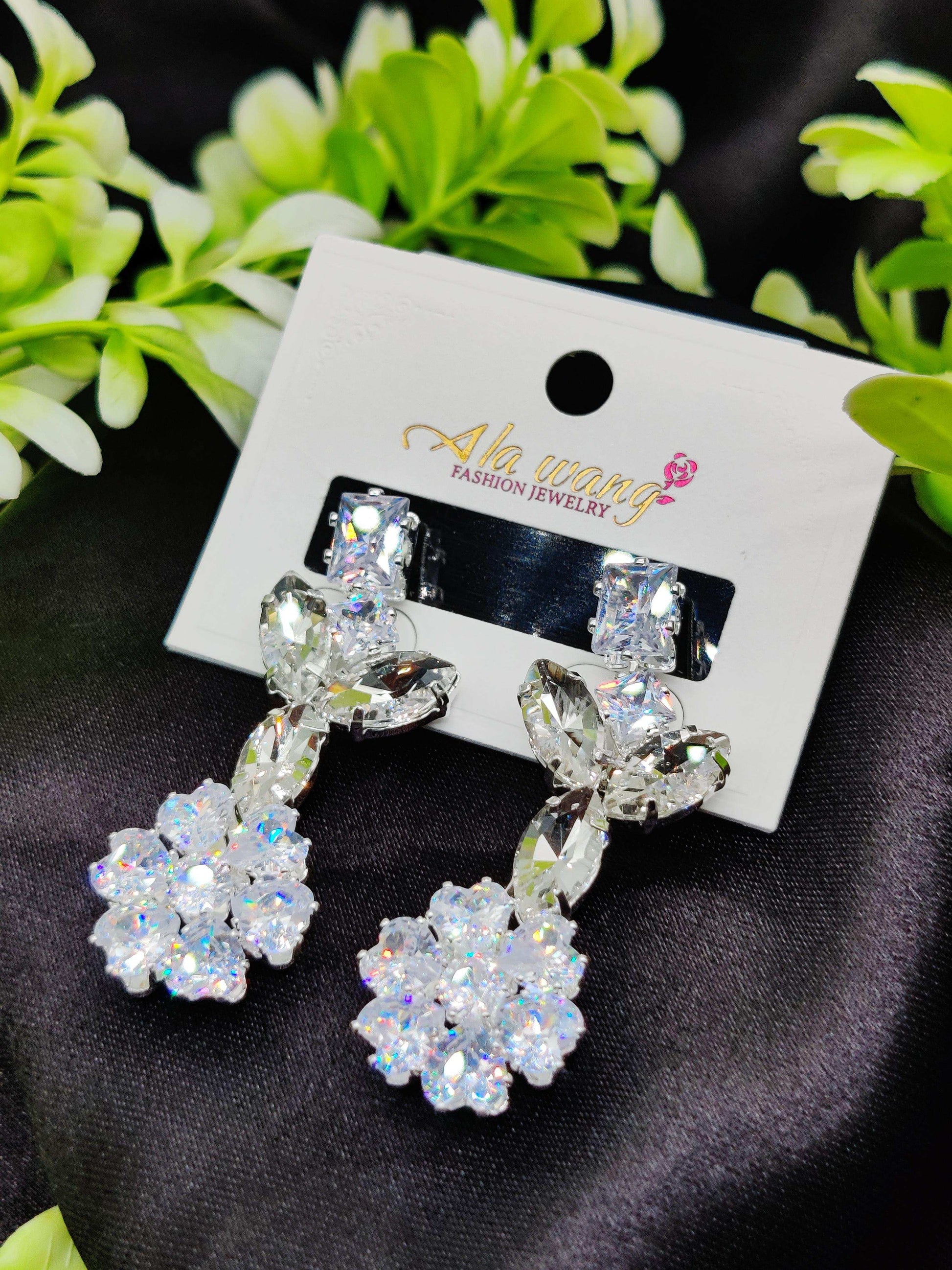 Dazzling Clear Crystal Floral Drop Earrings - Statement Sparkle & Tarnish - Free ✨💎 - Dynamic Deals