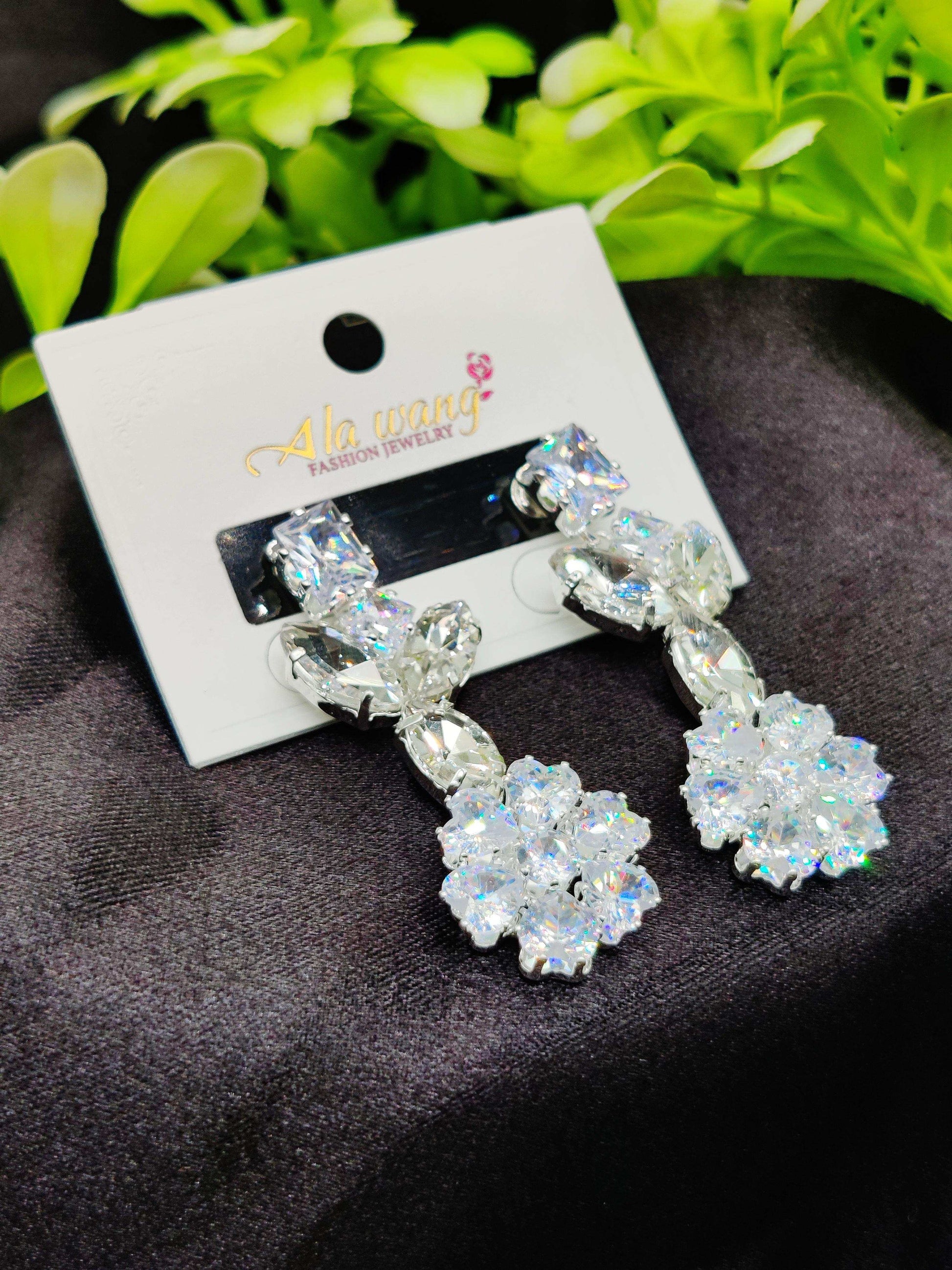 Dazzling Clear Crystal Floral Drop Earrings - Statement Sparkle & Tarnish - Free ✨💎 - Dynamic Deals