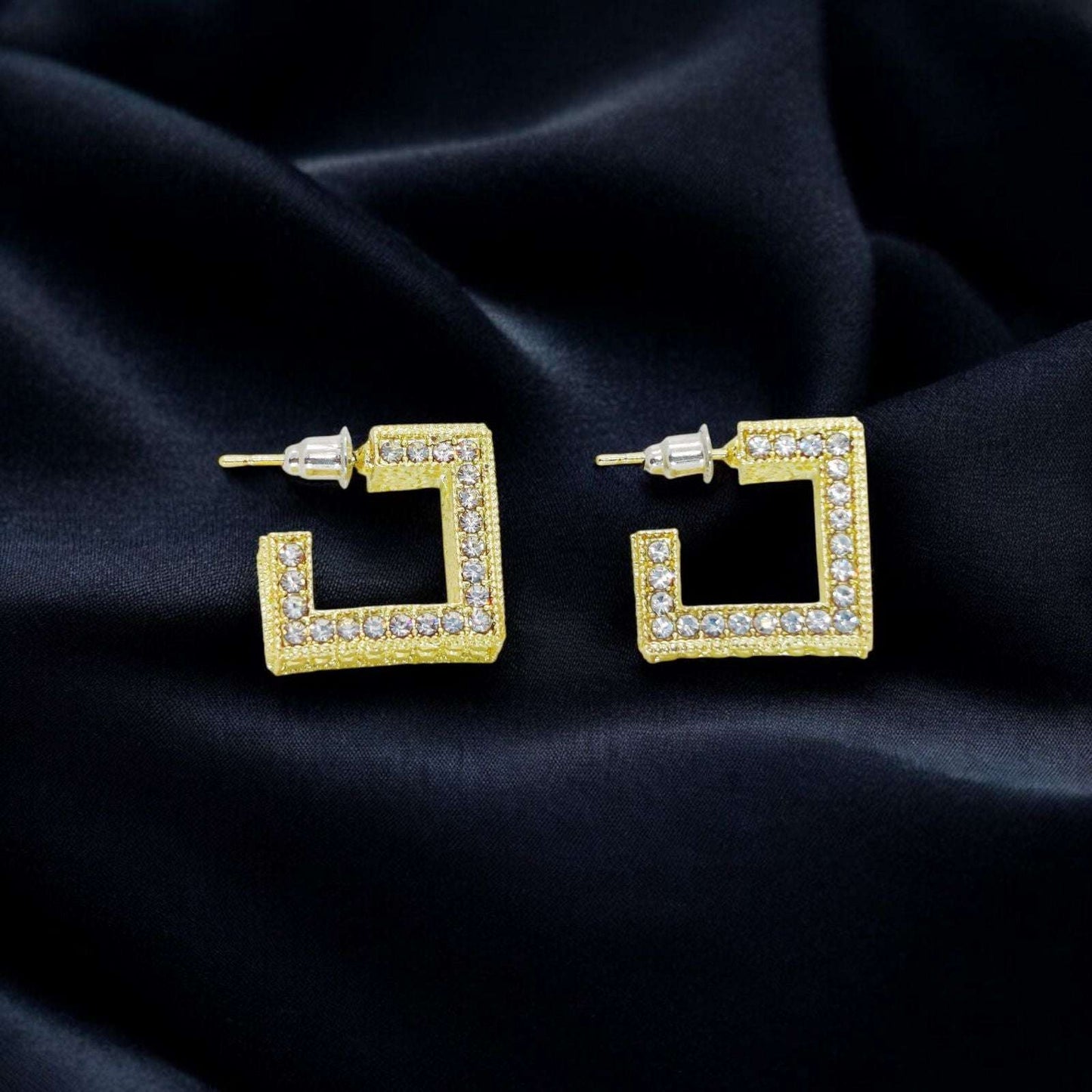 Elegant Gold - Toned Square Crystal Stud Earrings – A Modern Classic for Effortless Glamour - Dynamic Deals