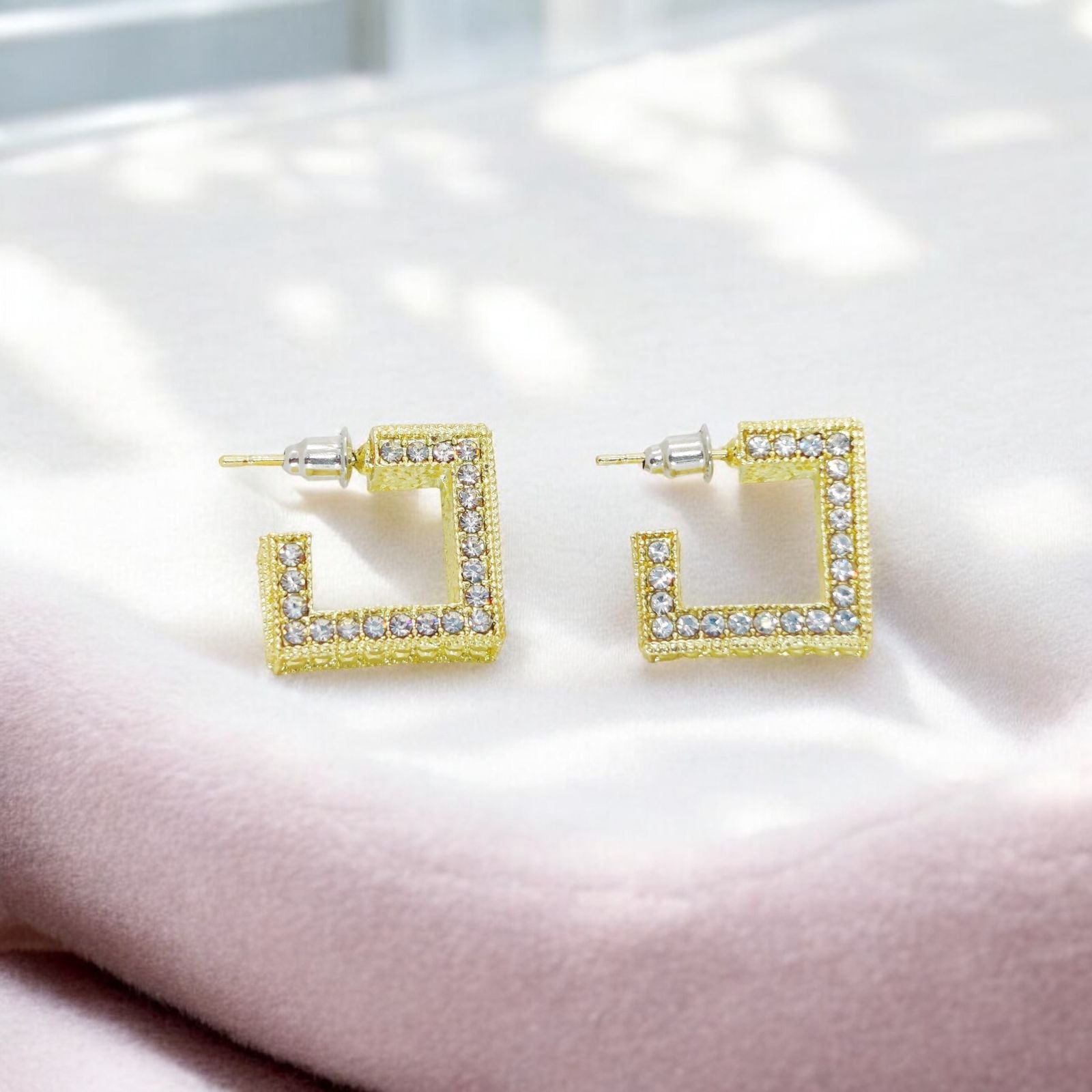 Elegant Gold - Toned Square Crystal Stud Earrings – A Modern Classic for Effortless Glamour - Dynamic Deals