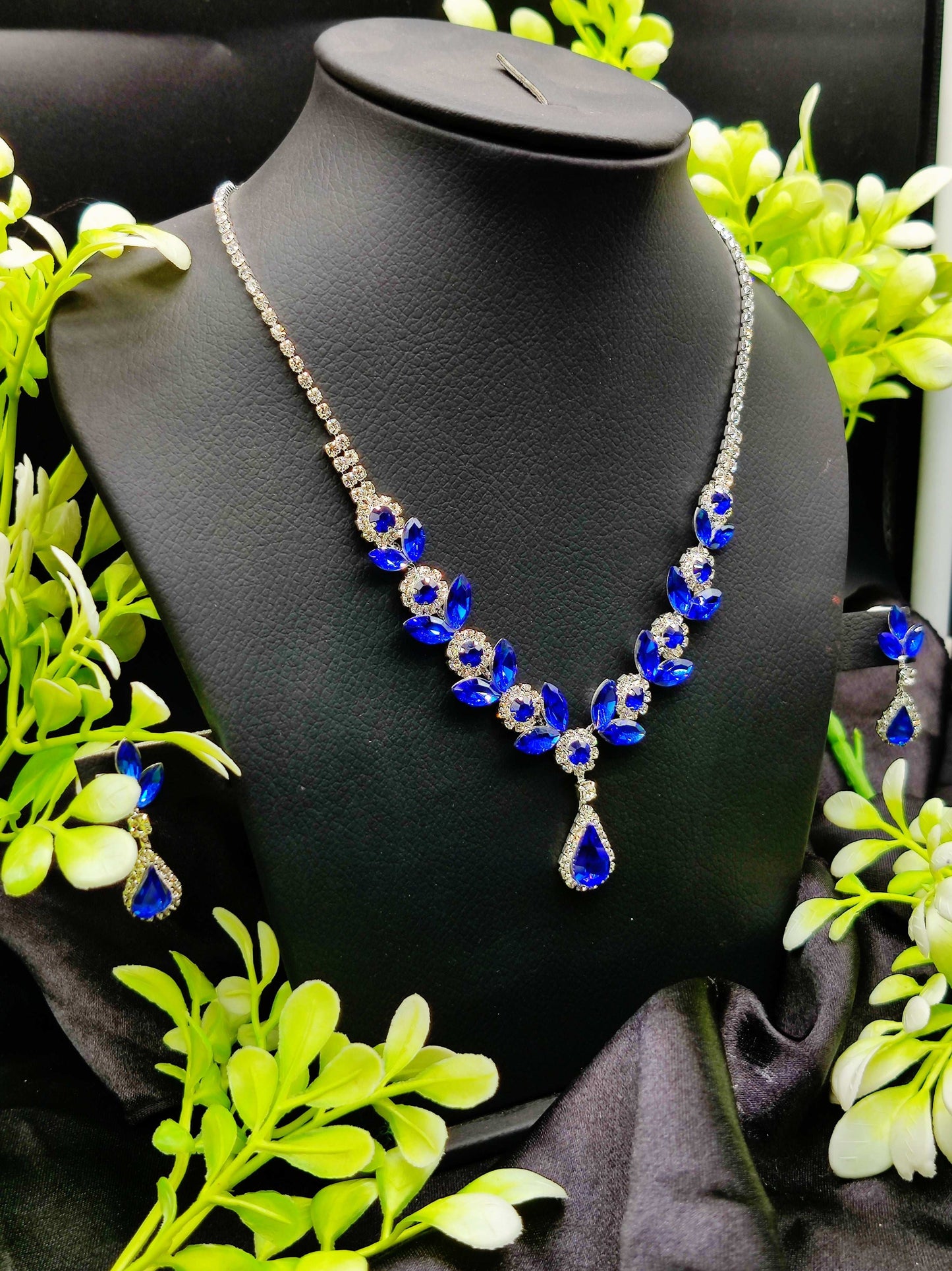 Exquisite Sapphire Blue Crystal Necklace & Earring Set - A Touch of Royal Elegance ✨💙 - Dynamic Deals