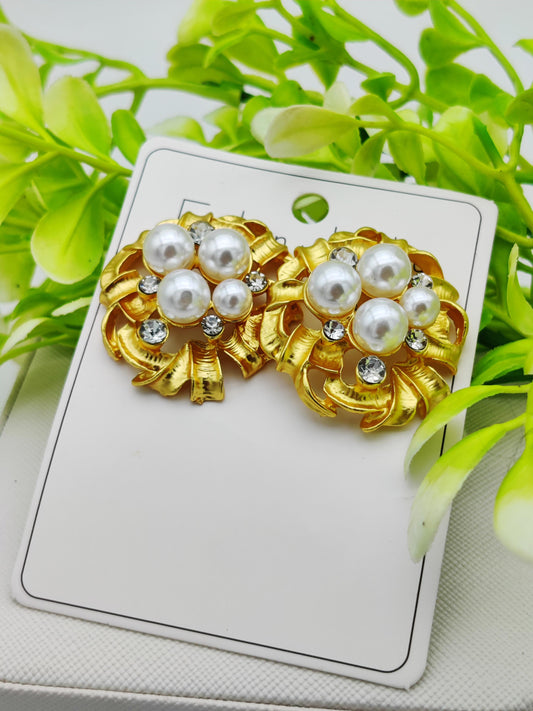 Golden Pearl & Crystal Blossom Earrings - Timeless Elegance ✨🤍 - Dynamic Deals