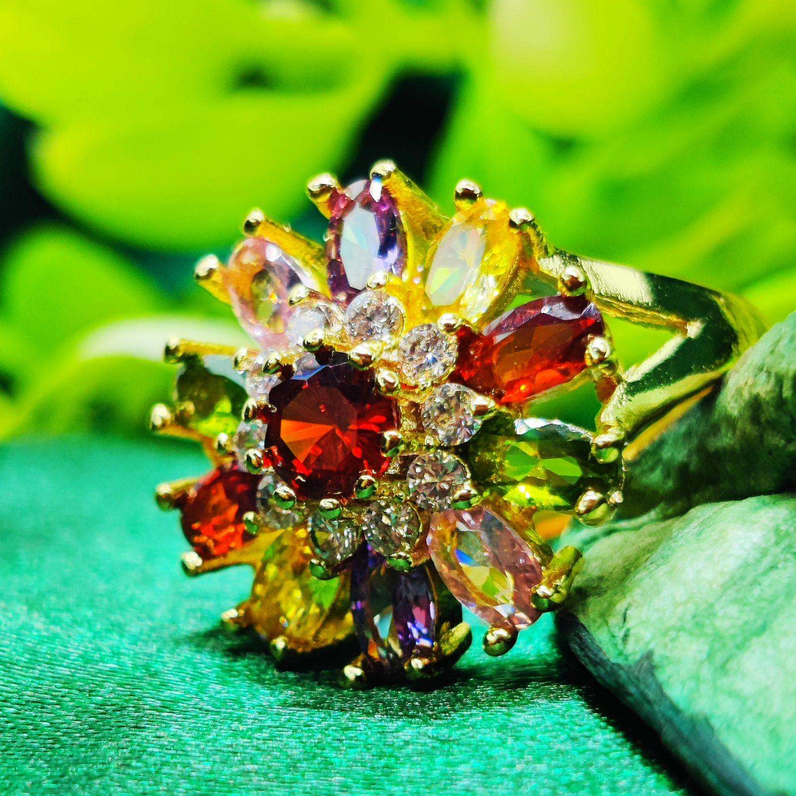 Majestic Multicolored Flower Ring - Radiant Gemstone Bloom with a Golden Touch - Dynamic Deals