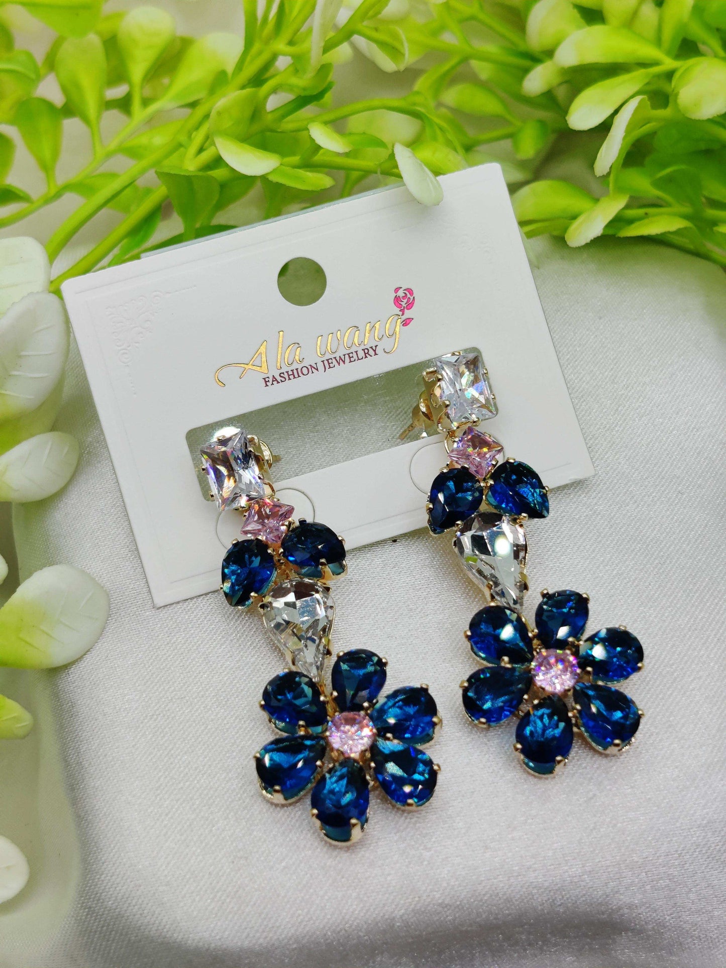 Mariana Blue Zircon Flower Earrings - Sparkling & Tarnish - Free ✨💎💙🌸 - Dynamic Deals