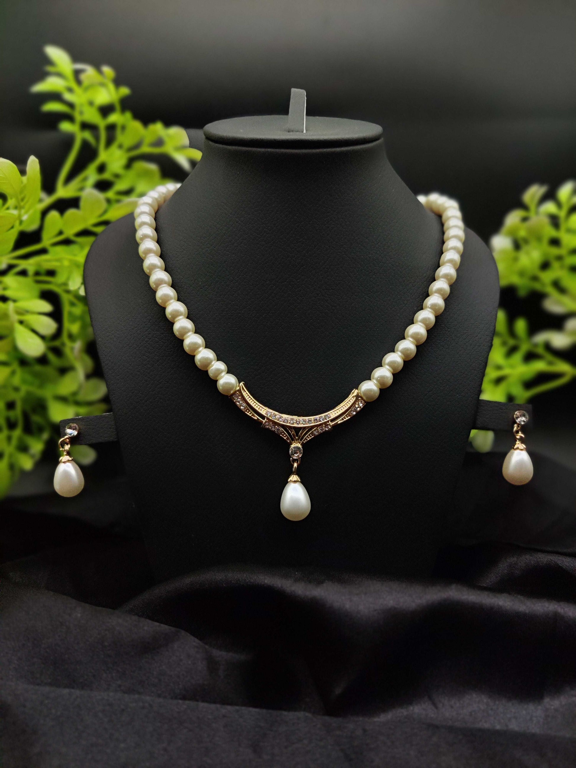Pearl & Zircon Curved Pendant Necklace & Earring Set - Classic Sophistication ✨🤍💎 - Dynamic Deals