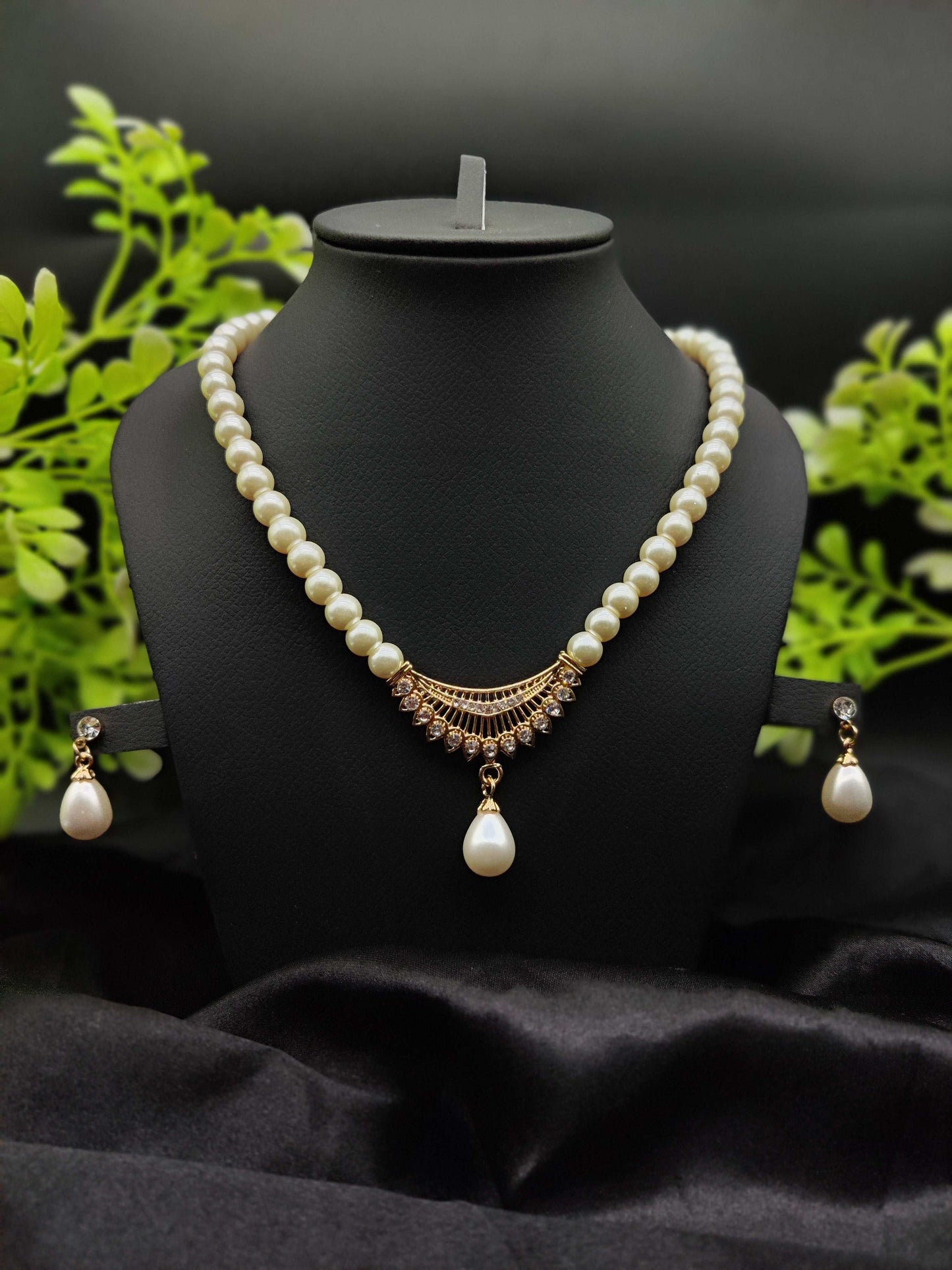 Pearl & Zircon Floral Necklace & Earring Set - Royal Elegance ✨🤍💎 - Dynamic Deals