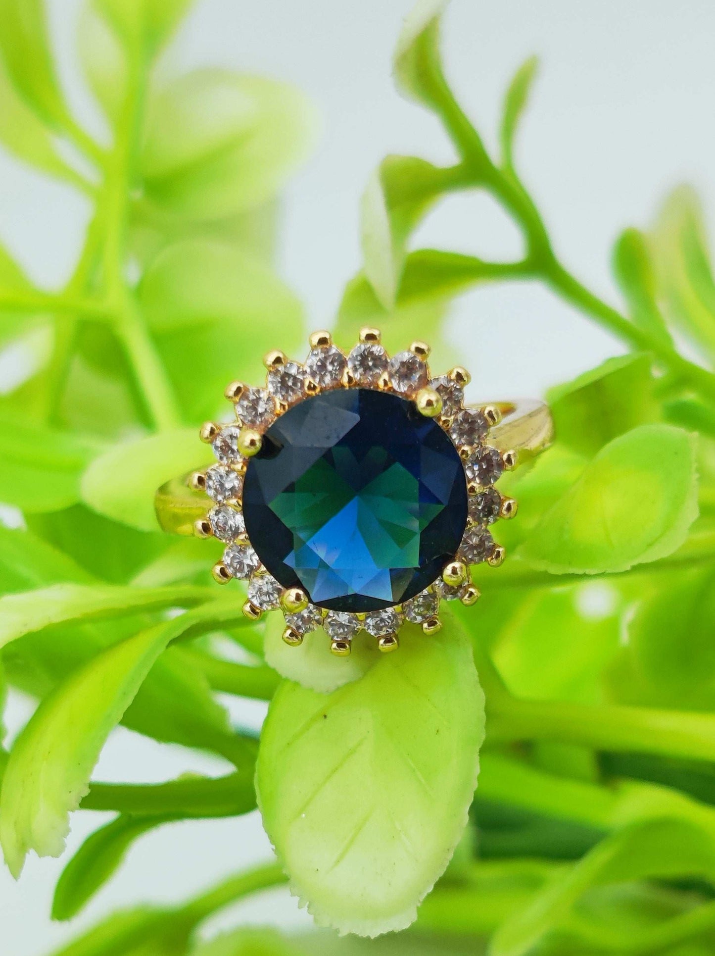 Radiant Blue Zircon Halo Ring - Celestial Sparkle ✨💙 - Dynamic Deals