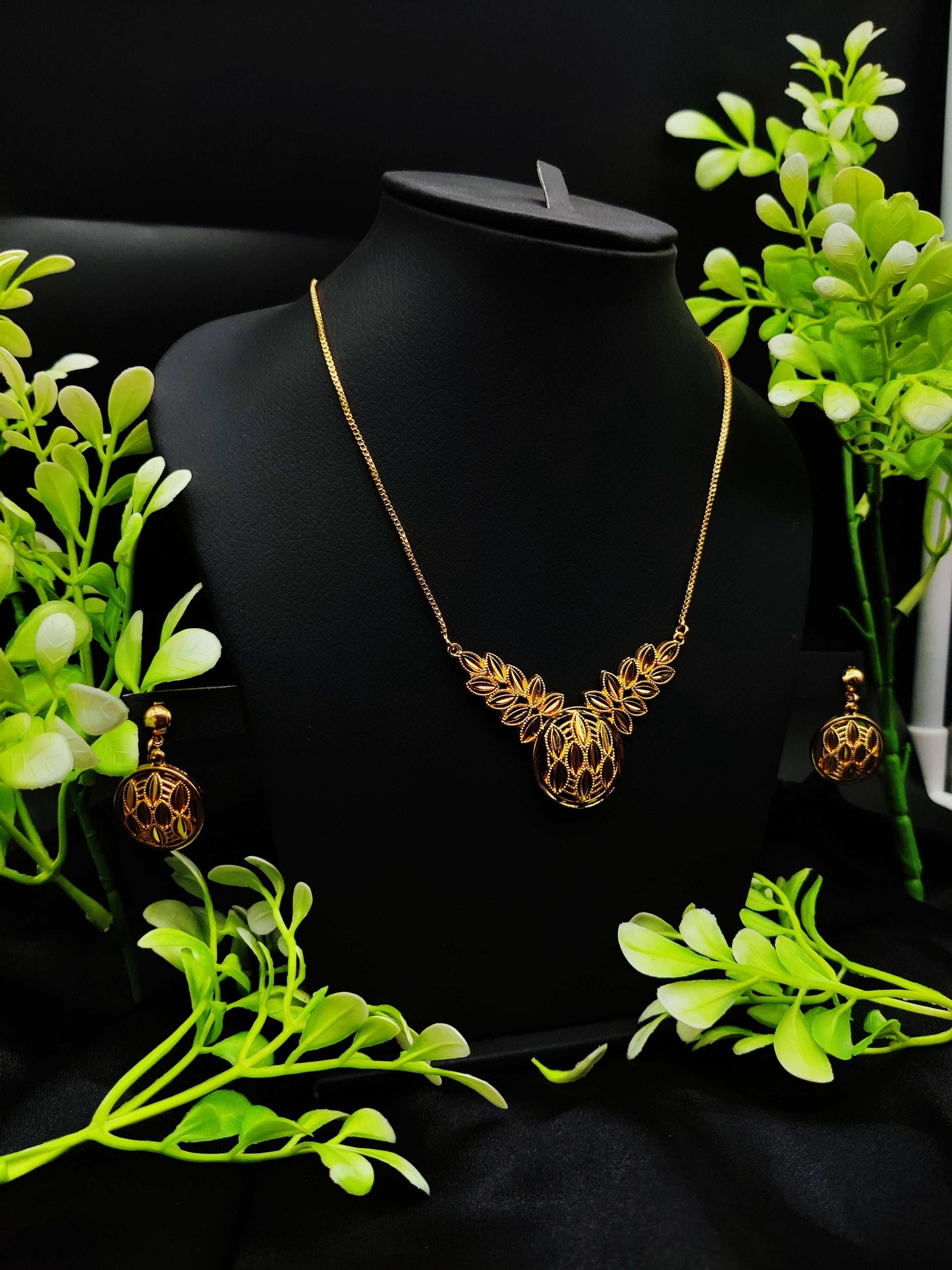 Zircon Leaf Pendant Necklace & Earring Set - Nature's Elegance ✨🍃 - Dynamic Deals